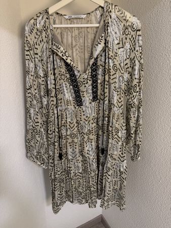 Zara Kleid hellgrün/silber Grösse M
