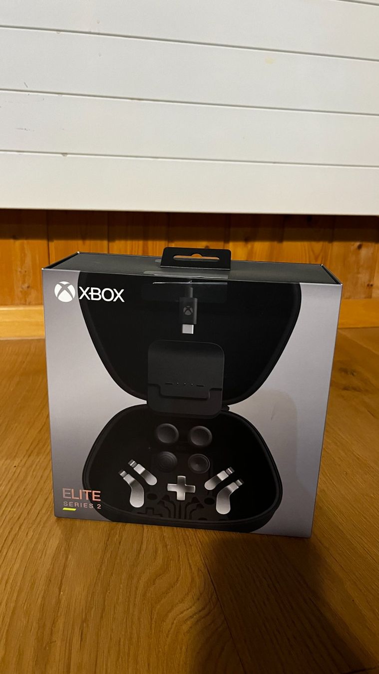 Microsoft Manettes: Xbox Elite Series 2 Weiss + Complete Component Pack -wie neu – Neuf (Voir description) à Emmetten par SleekPenguin 3