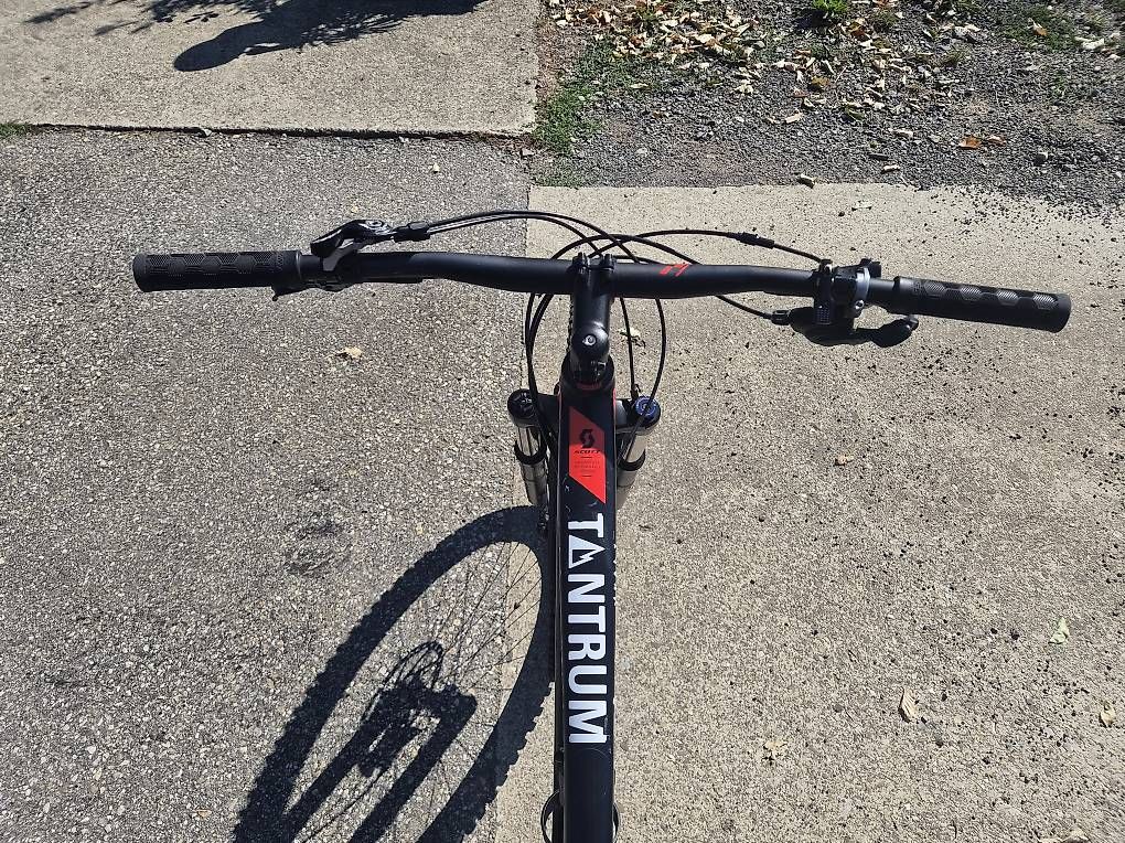 Biciclette: Scott Genius 750  – Usato da Schüpfheim venduto da Wibe 1