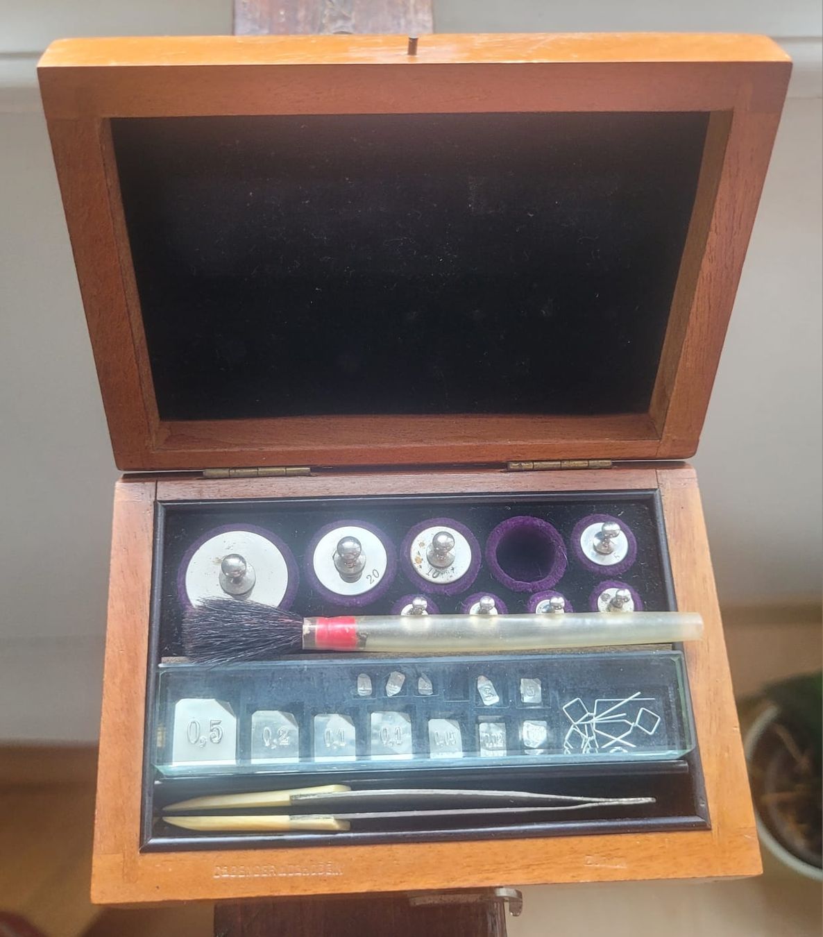 Waagen und Gewichte: Balance d'analyse ancienne avec poids, – Gebraucht aus Yverdon-les-Bains von Layla5919 2