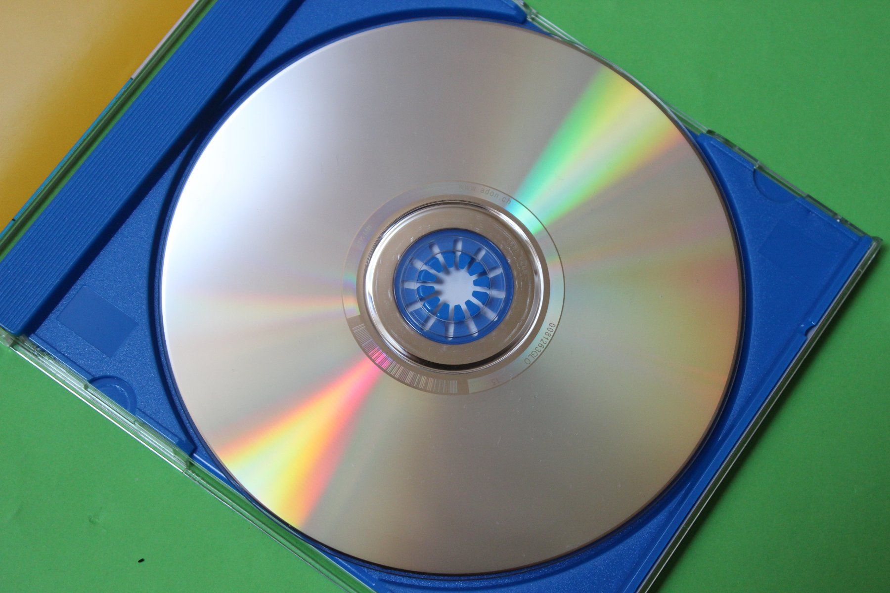 CD: Globi und die Insel der Riesenschmetterlinge CD 2004 – Usato da Tübach venduto da JamesStone 4