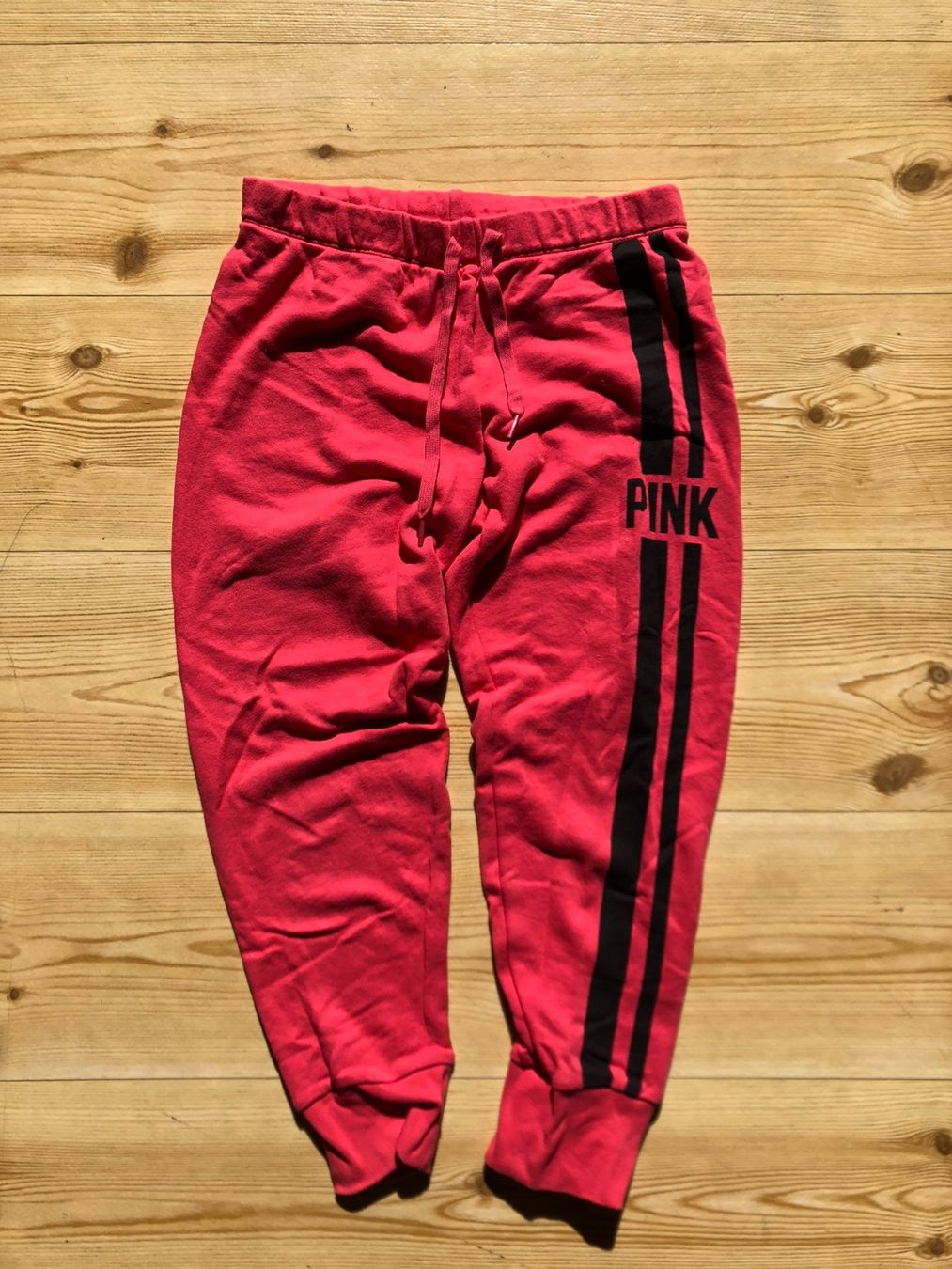 Kleiderpakete: Ensemble de sport rose – Gebraucht aus Bulle von sop_ct6x 1