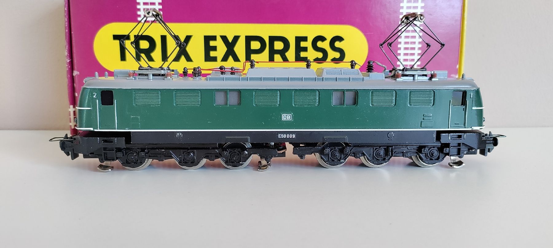 Trix Modelleisenbahnen: Trix-Express H0-E-Lokomotive"BR·E50·009"|Art.2235|inkl.OVP – Gebraucht aus Boswil von MAF_952 1