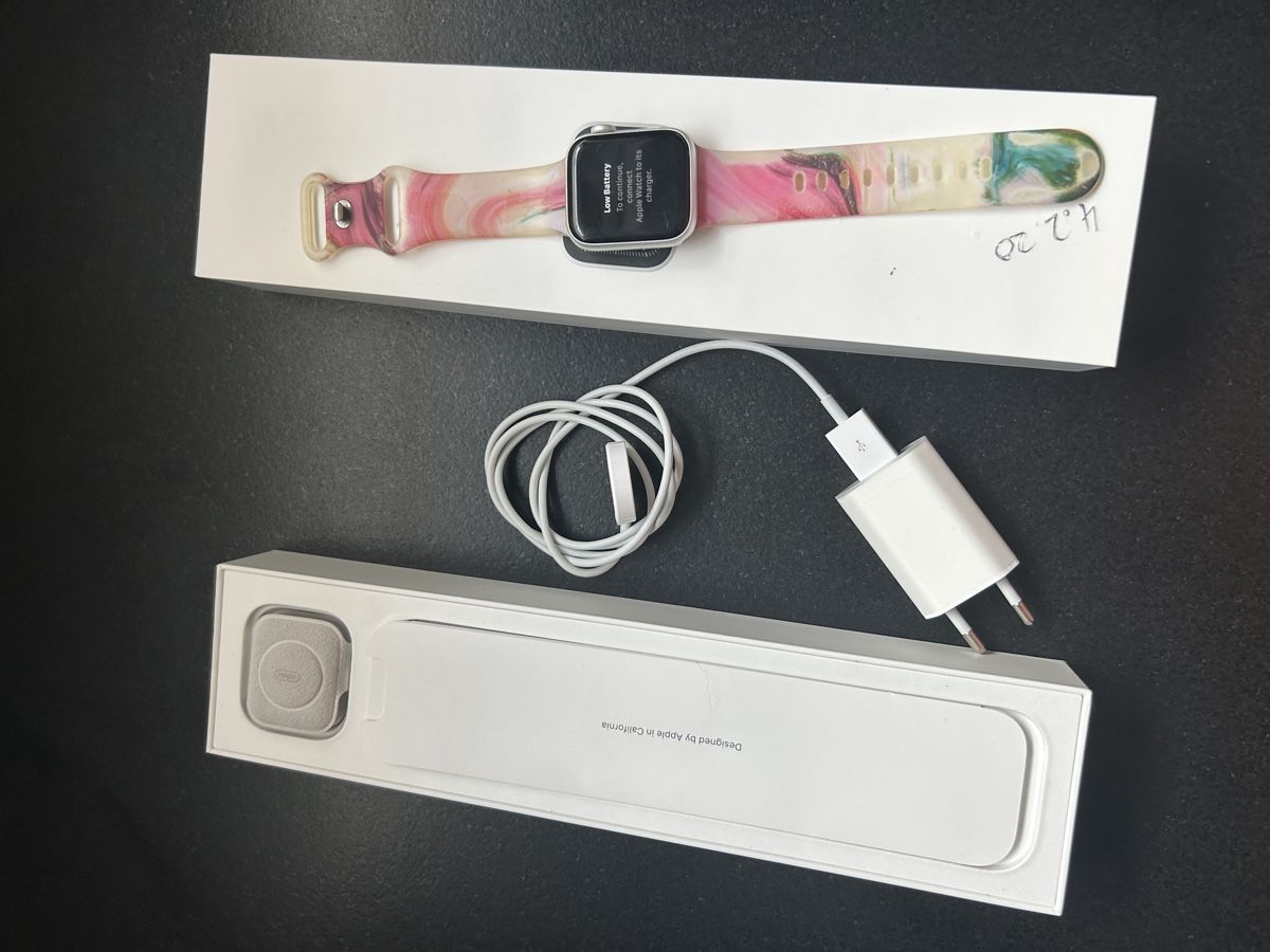 Apple Smartwatch: Apple Watch Series 5 40mm Silber Aluminium Case – D'occasion à Brislach par gre_t5pb 5