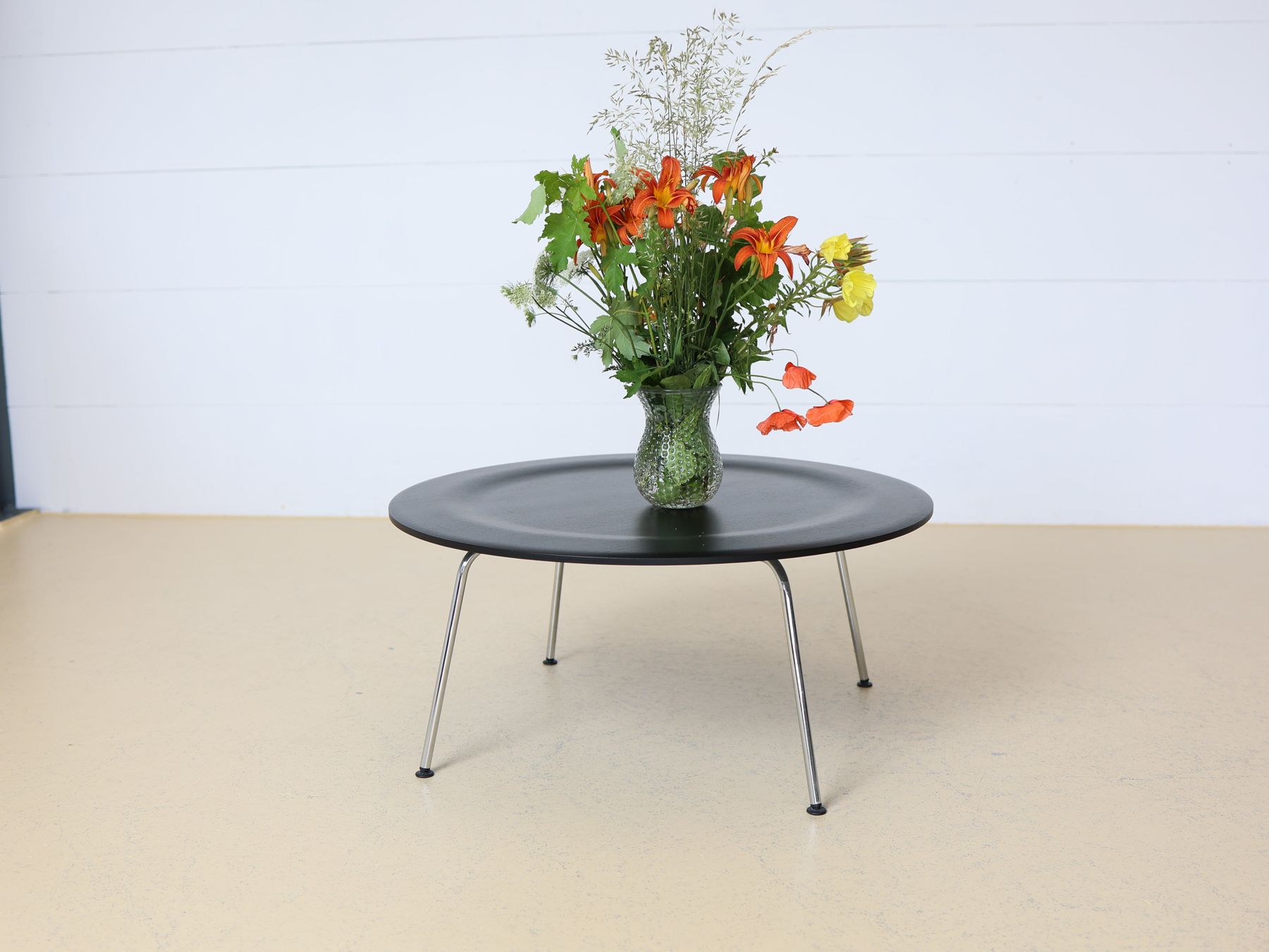 Vitra Tables: Vitra Eames CTM Coffee Table Metall Couchtisch | Schwarz – D'occasion à Meinisberg par atelier_TILIJA