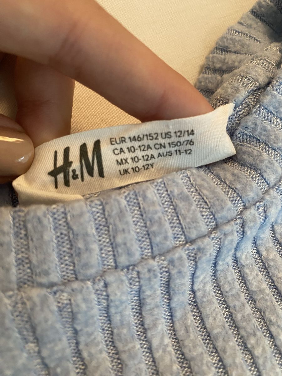 H&M Pullover & Sweatshirts: Pull H&M bleu clair taille 152 – Gebraucht aus Vesenaz von nat_mq8l 2