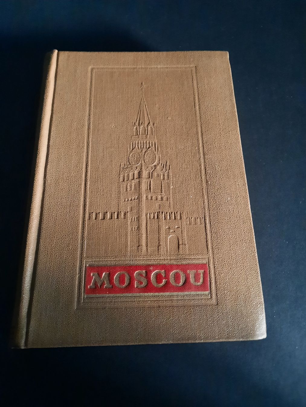 Libri: MOSCOU 1956 in francese – Usato da Biasca venduto da Old_6blh 1