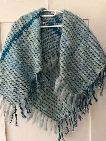 Handgewobene Mohair Stola, Schultertuch mit Fransen,Blau