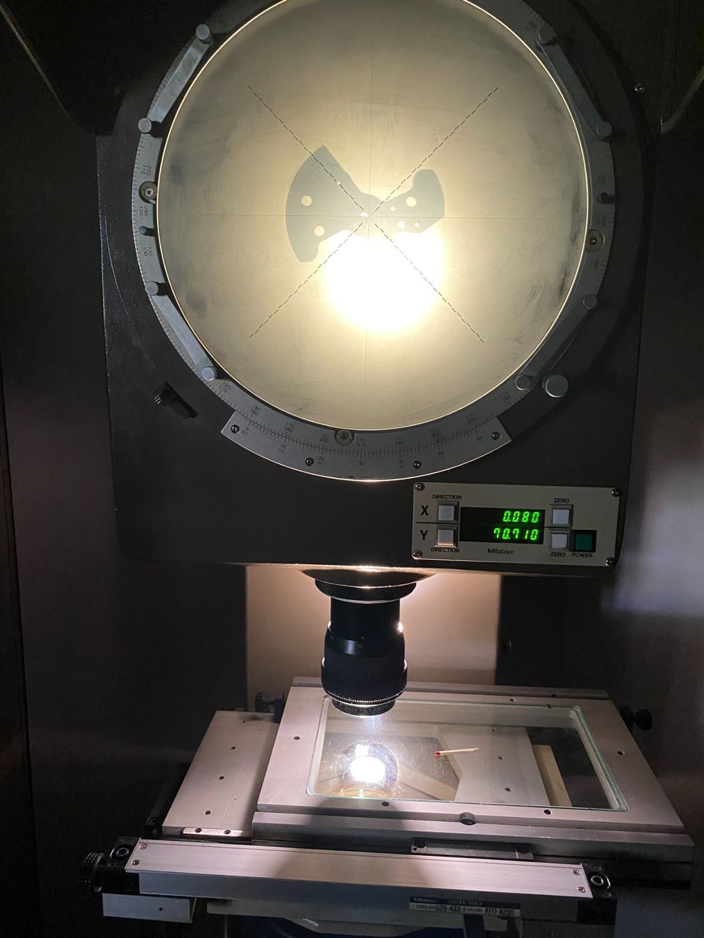 Mitutoyo Tutti gli attrezzi: Projecteur de profi   MITUTOYO   PJ-311 – Usato da Cortaillod venduto da cri_hw2g 1
