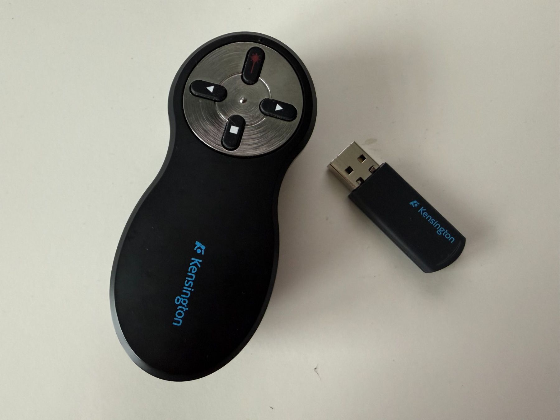 Telecomandi: Kensington Presenter mit rotem Laserpointer, USB, bis 20 m – Usato da Winterthur venduto da brittalili 1