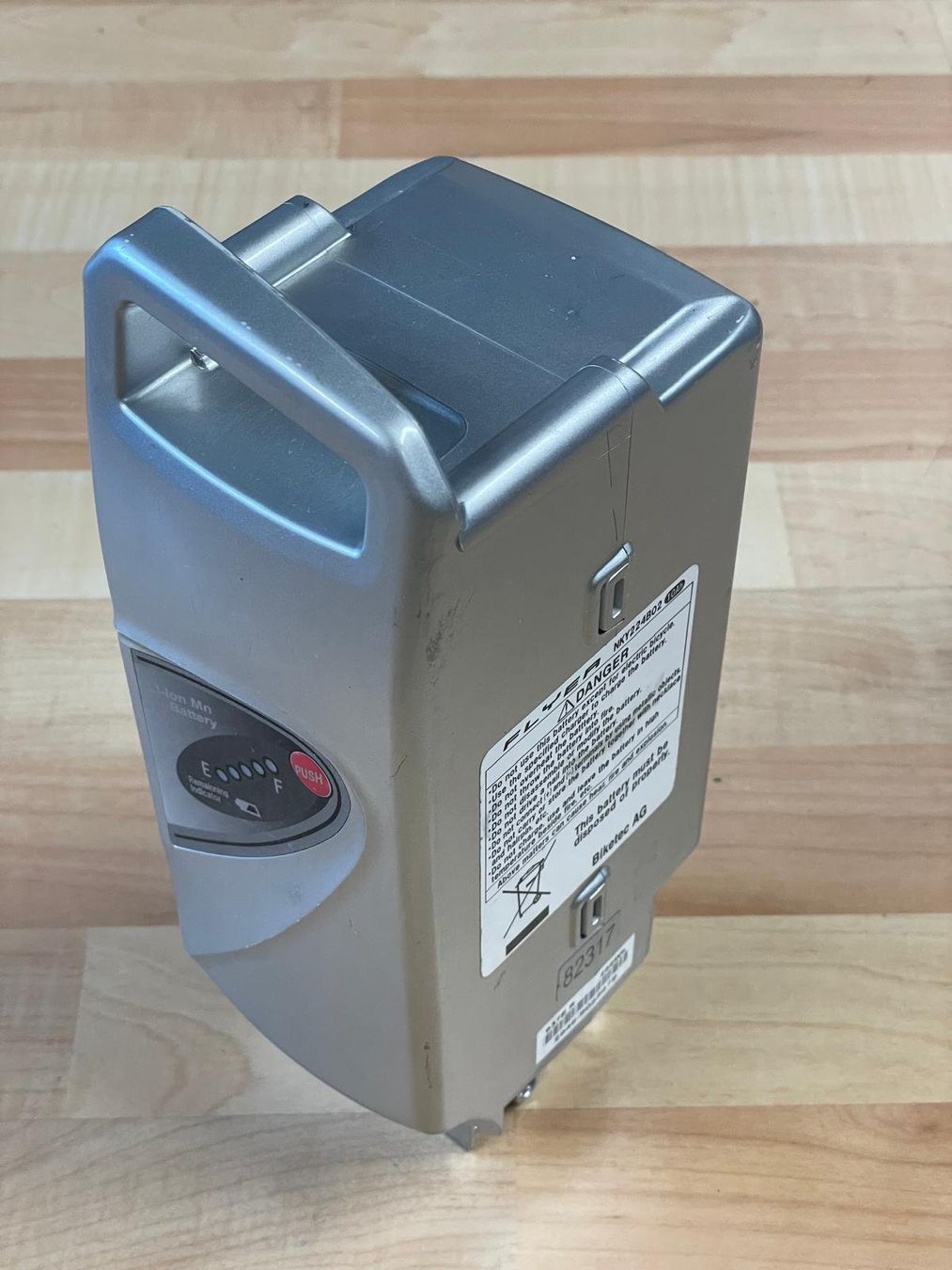 Flyer Akkus: Flyer Akkubox 26V  NKY224B02 – Gebraucht aus Aristau von  2