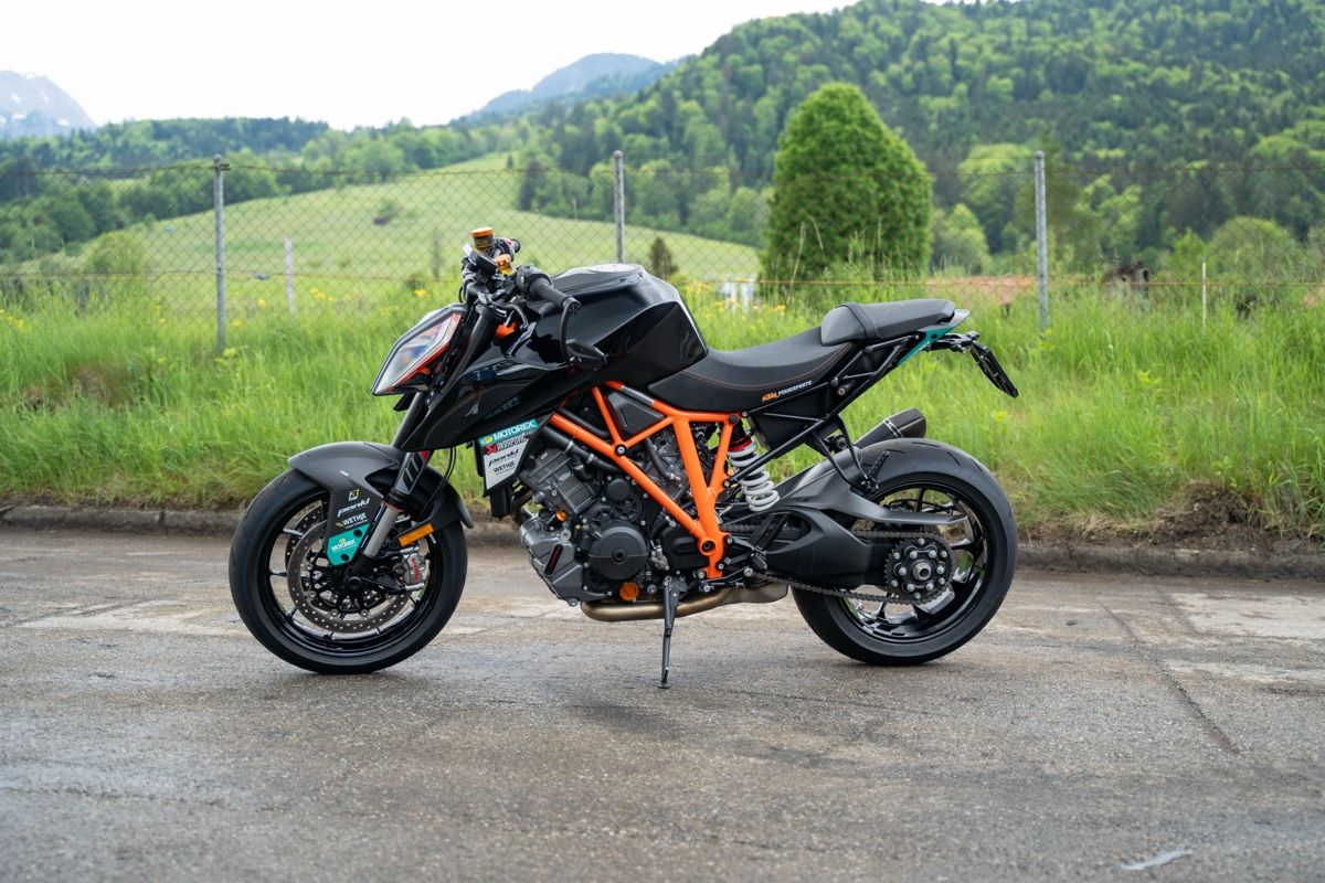 KTM Strada: KTM SuperDuke 1290r – Usato da Wattenwil venduto da die_6fz2 2