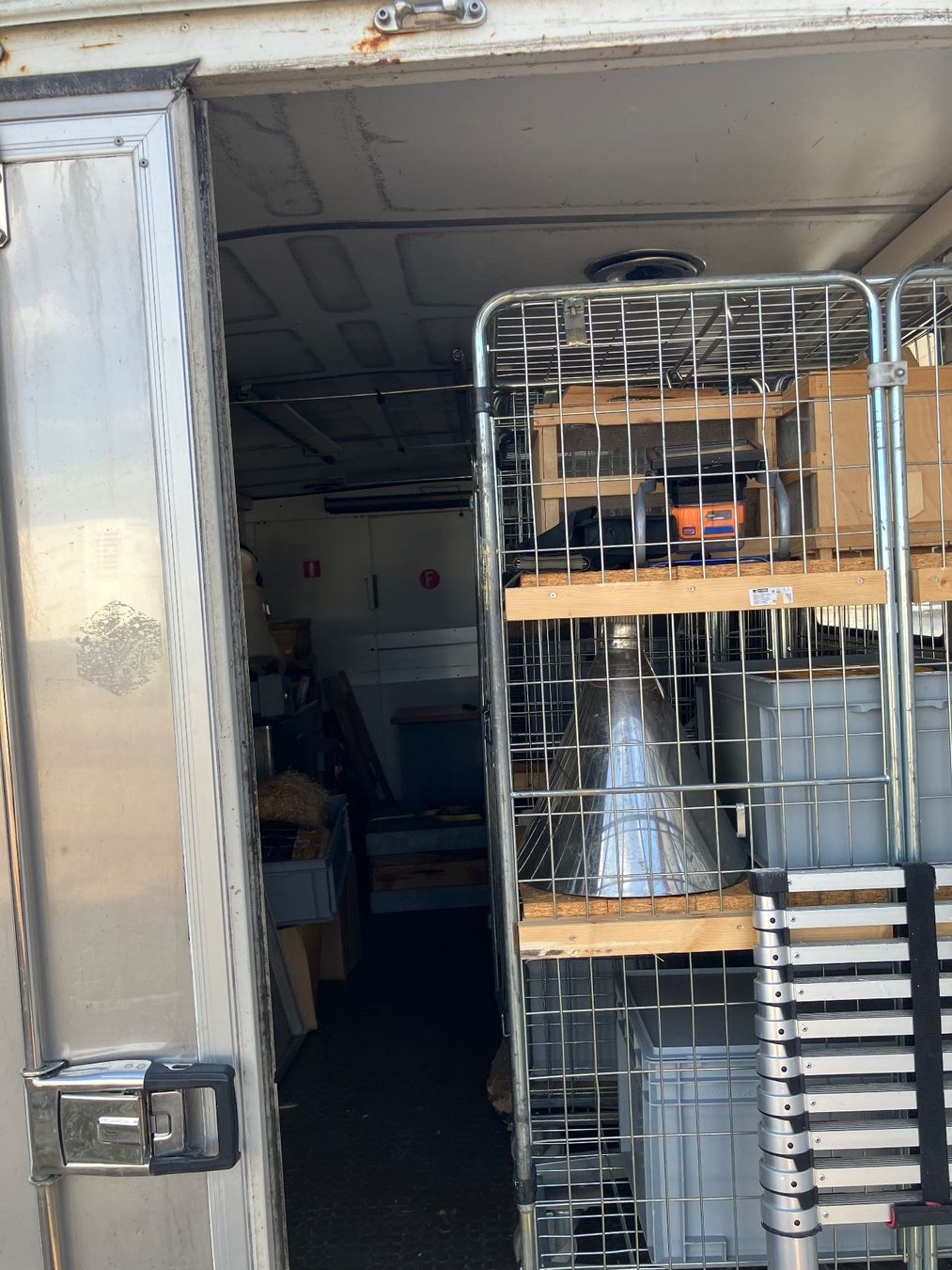 Baucontainer: Forstcontainer/ Absetzcontainer/ Baustellencontainer – Gebraucht aus Oberbuchsiten von Mrtruck 4