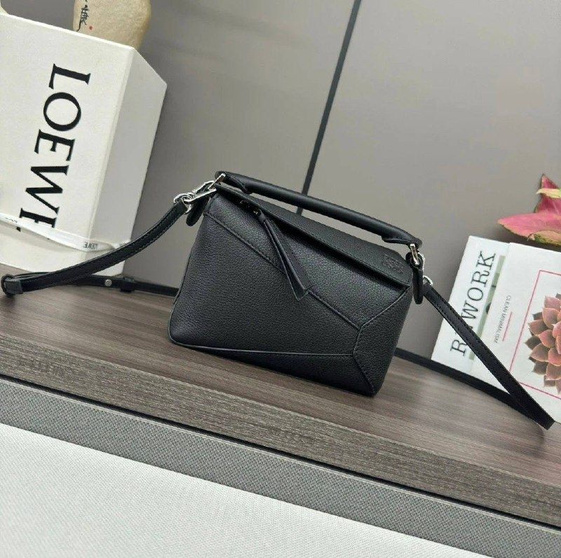 Loewe Taschen: Loewe Puzzle Bag  – Gebraucht aus Bern von sap2ch