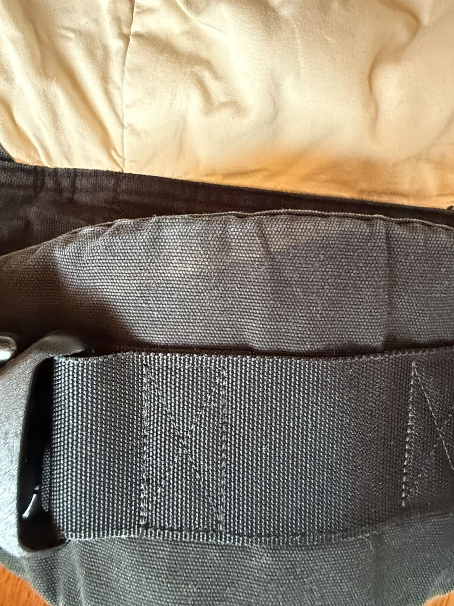 Ergo Baby Marsupi portabebè: Ergobaby Original Trage schwarz/beige – Usato da Pragg-Jenaz venduto da gobrist 3