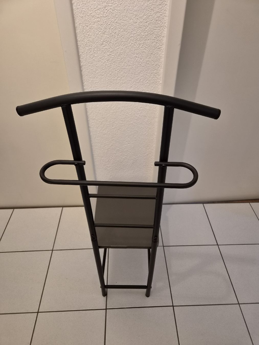 Altro in Decorazioni & Accessori: Kleiderständer Herrendiener Stuhl Anaheim – Usato da Thalwil venduto da Bambiodrso 1
