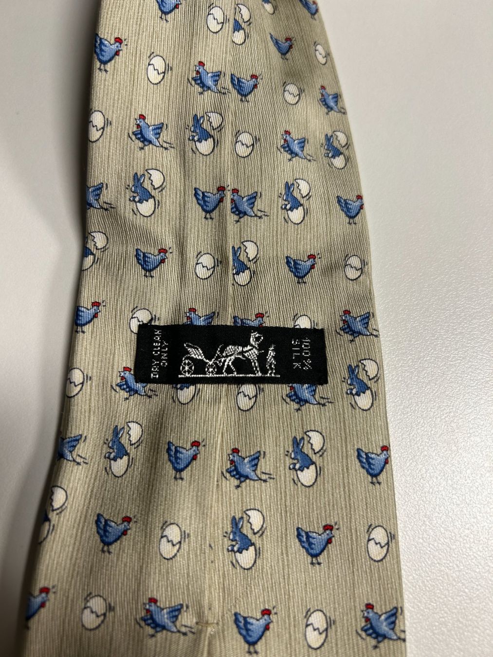 Hermès Cravatte: Hermès Hühner Eier Krawatte – Nuovo (secondo la descrizione) da Bern venduto da kurtikobolt74 2