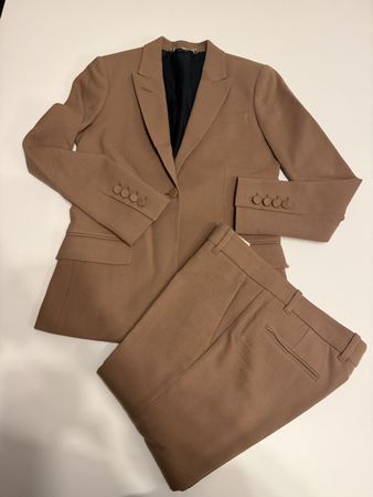 Gucci Women’s Wool Suit - CamelBrown, Size 38,Made in Italy!