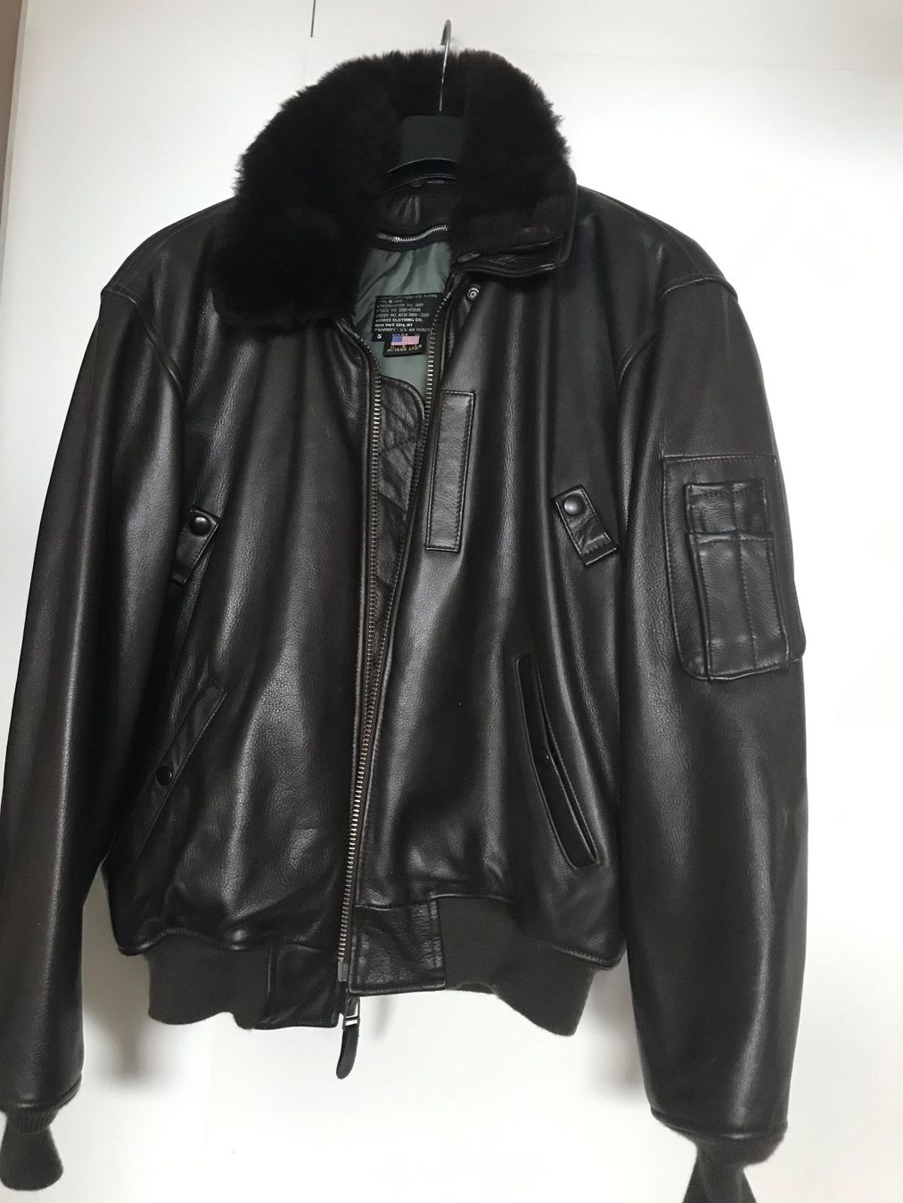 Avirex Jacken: Veste cuir Avirex – Neu (gemäss Beschreibung) aus Neuchâtel von nie_m68m