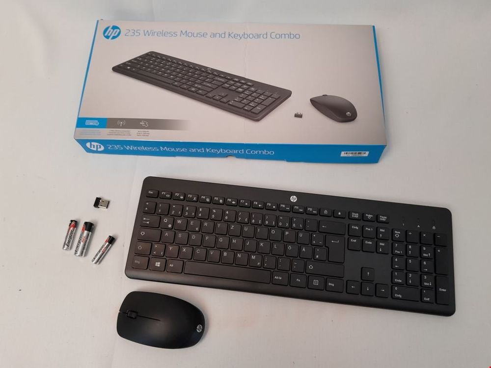 HP 235 Combo Tastiera E Mouse Wireless, Layout UK QWERTY, Colore Nero, Alluminio (1Y4D0AA#ABB)