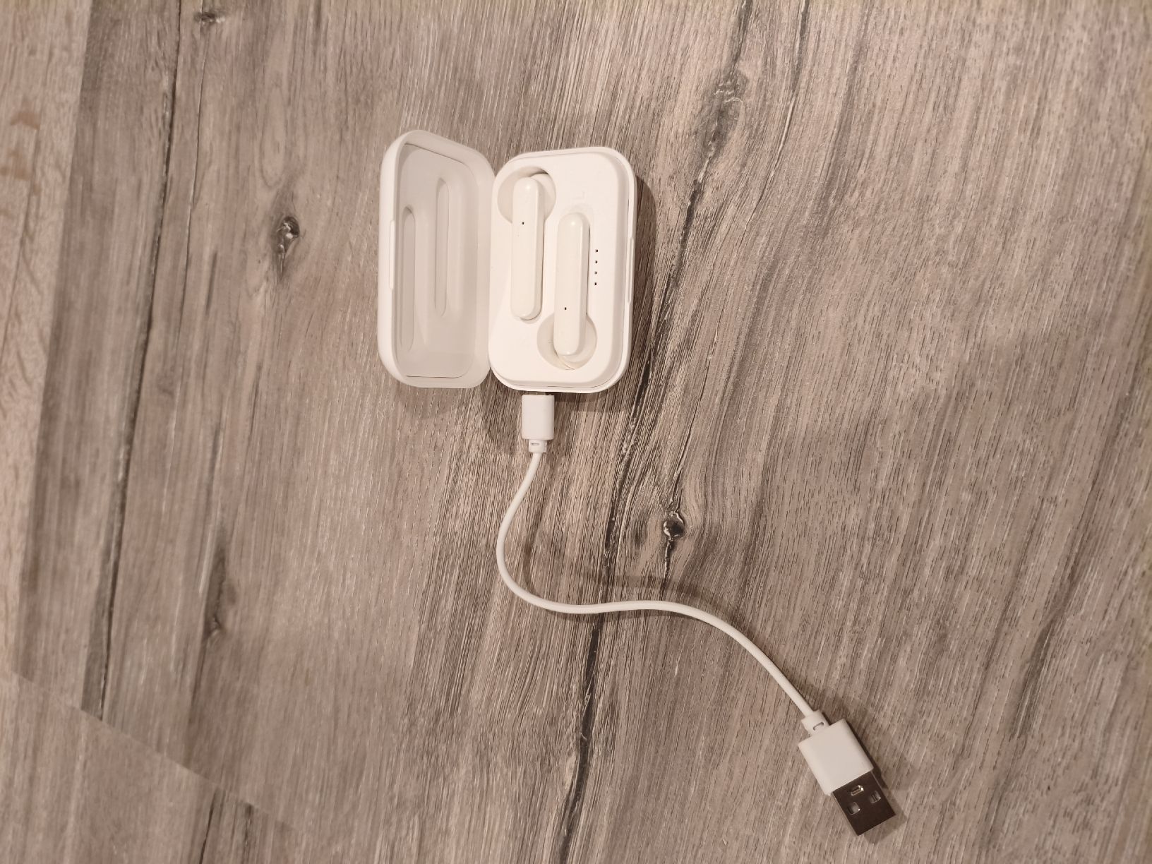 Cuffie: cuffie bluetooth  – Usato da Bioggio venduto da OresteIronix
