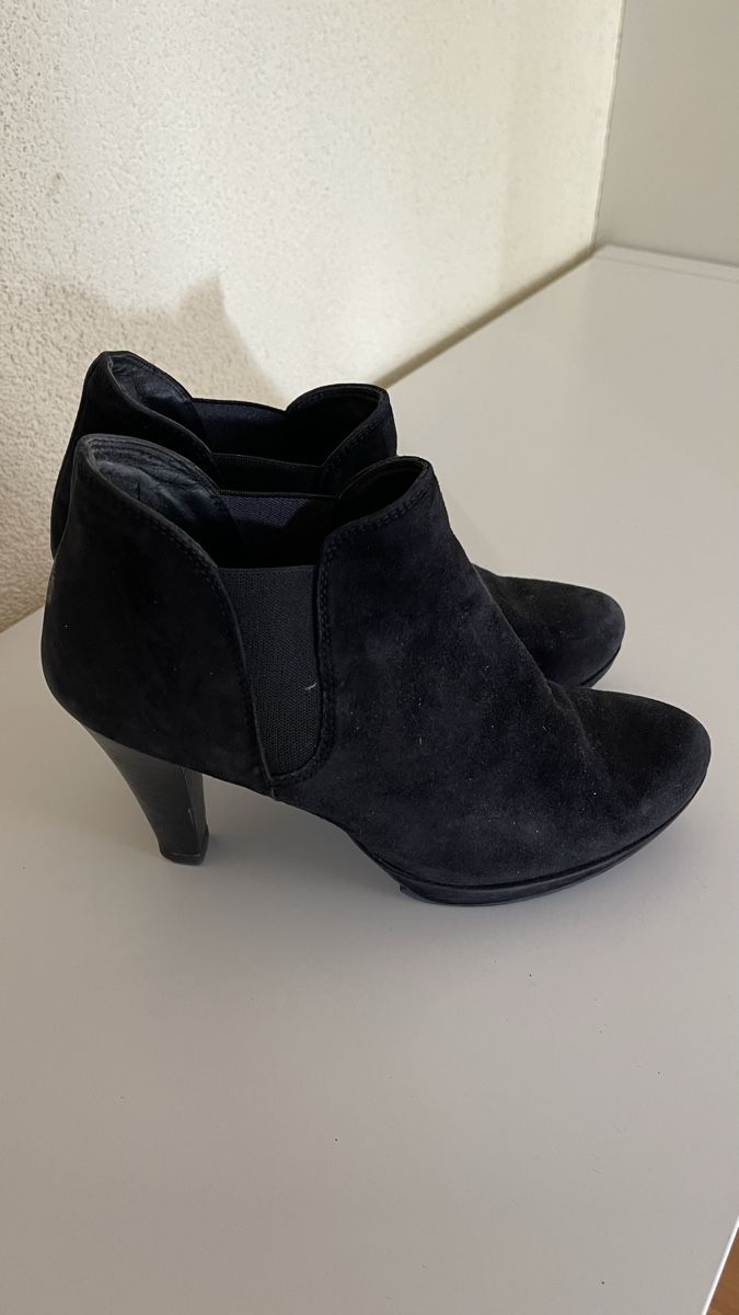 Scarpe da donna: Schwarze Wildleder Stiefeletten, Grösse 37 – Usato da Riehen venduto da katep75 2