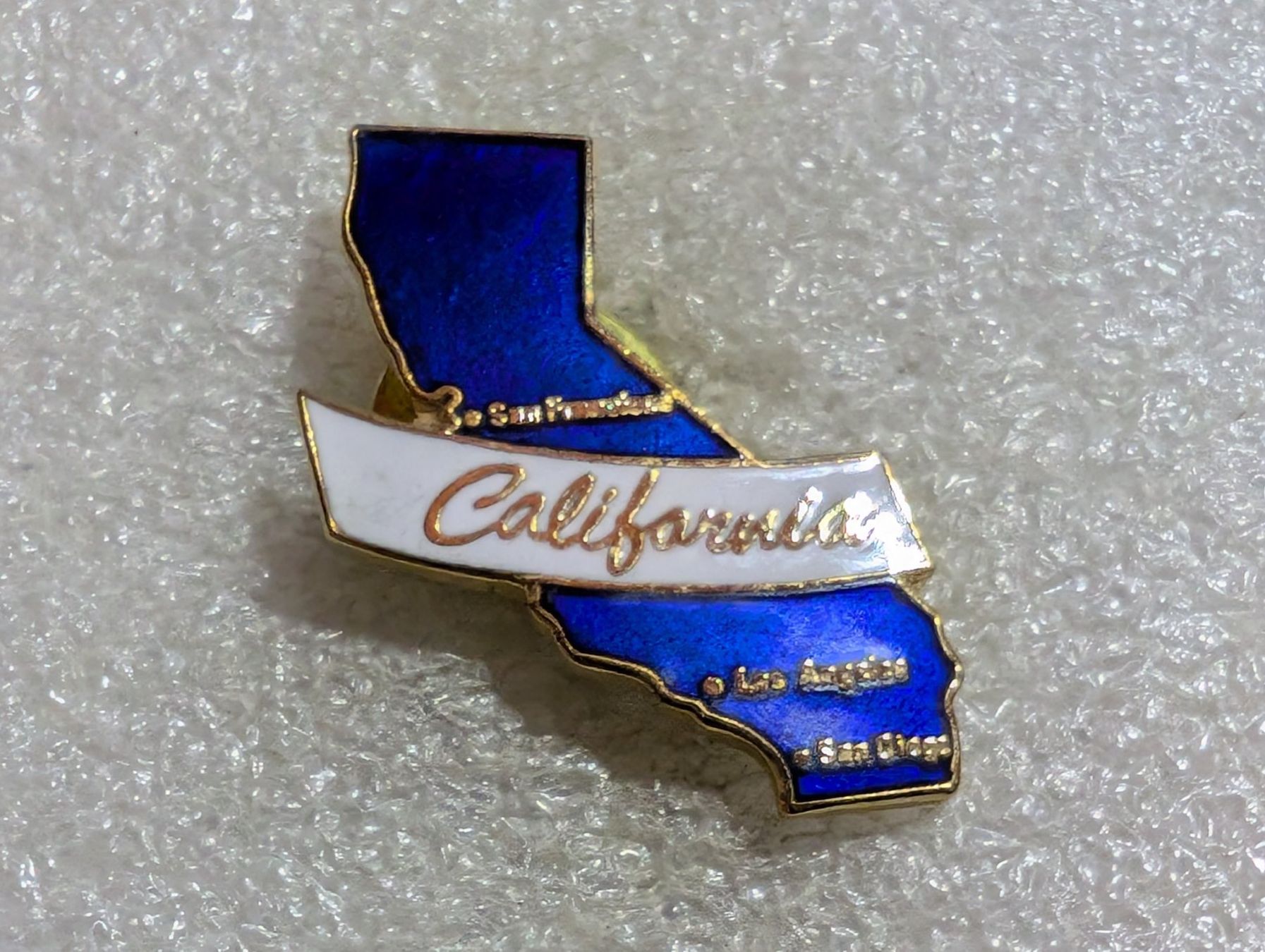 Placchette & Badge: Ansteckpin 214: California – Usato da Oppligen venduto da Pin-Fall-Shop