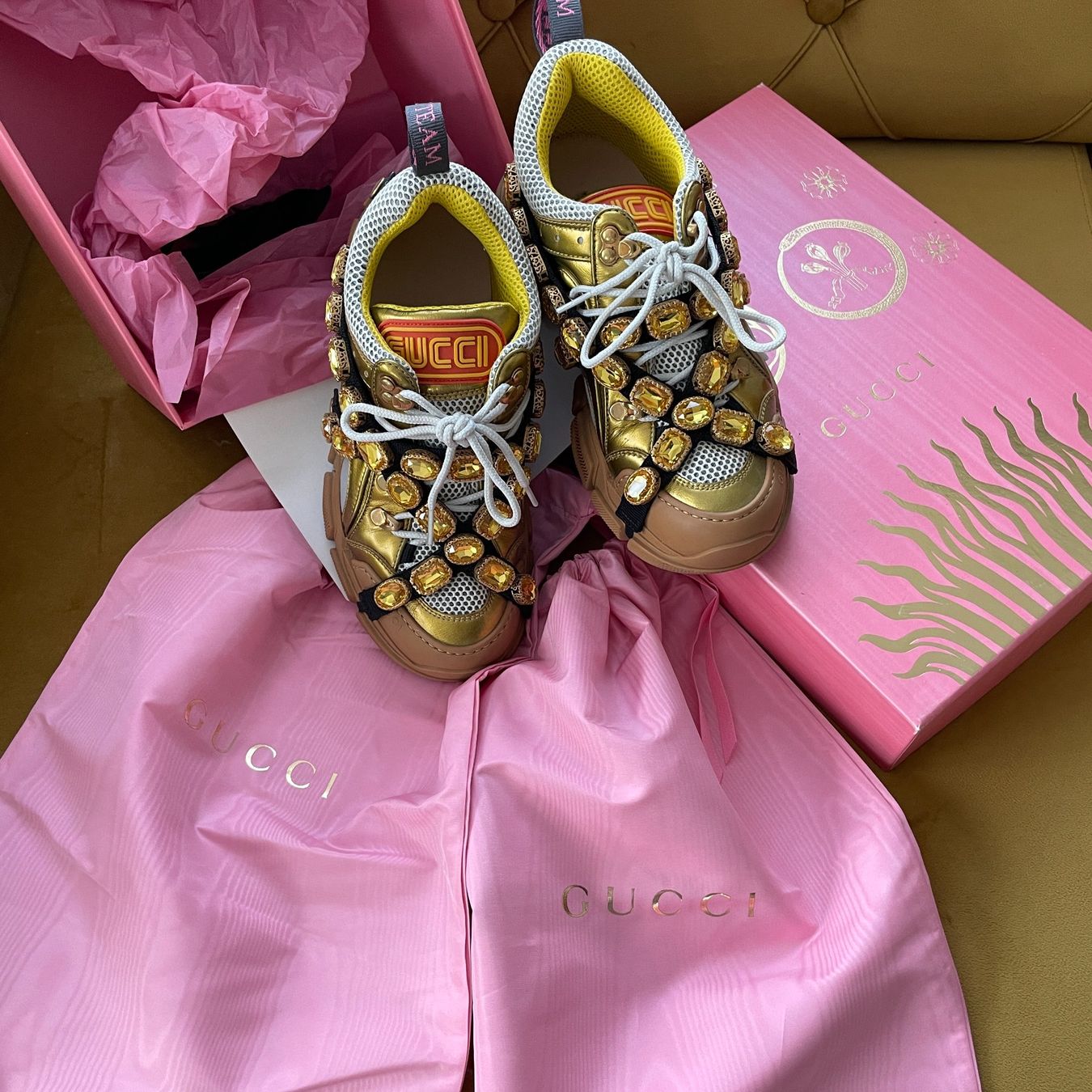 Scarpe da donna: Gucci Flashtrek Crystals 'Gold' – Usato da Dagmersellen venduto da sheli17 6