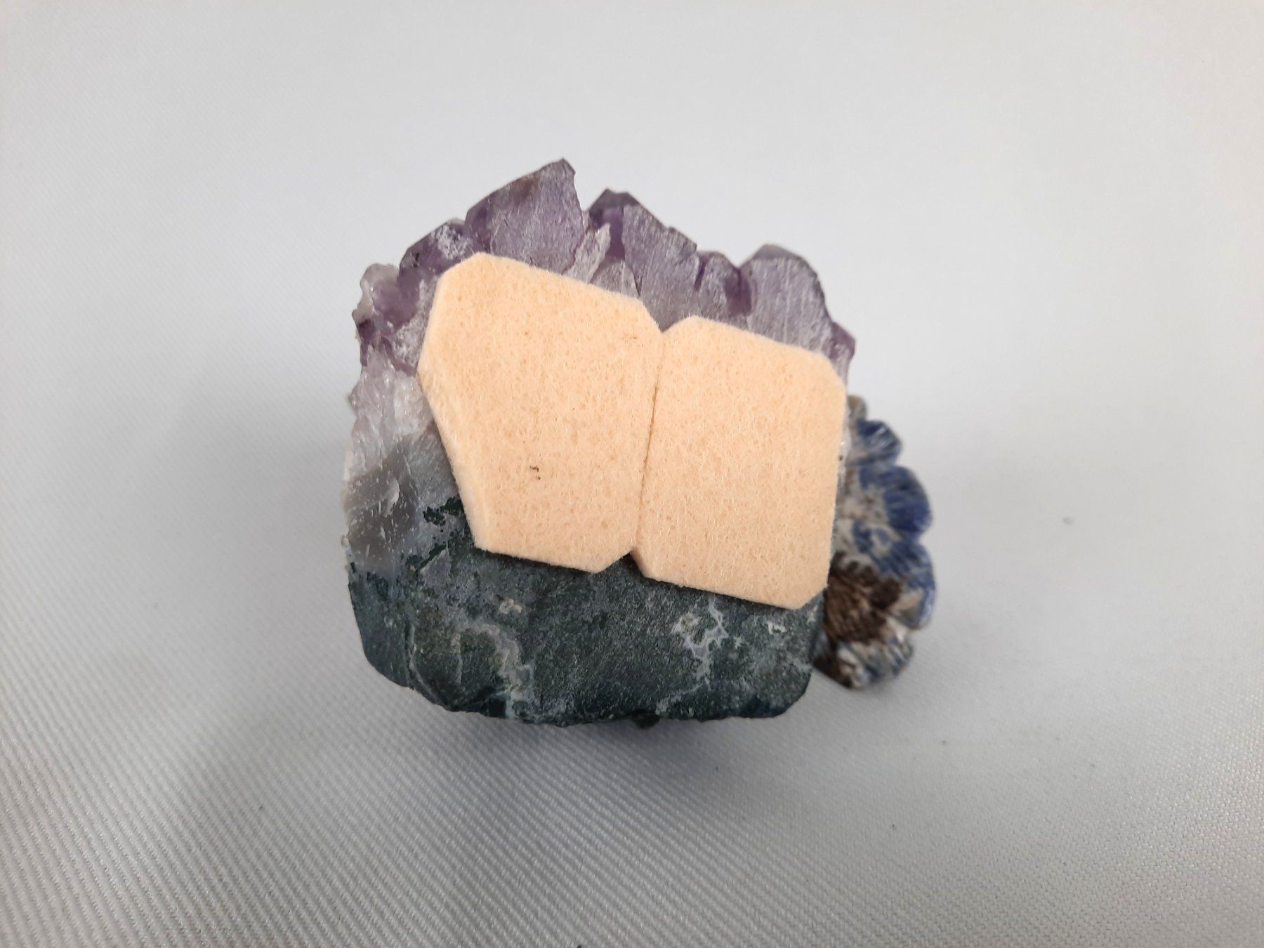 Minerali & Pietre curative: 2 Edelstein-Vögel auf Amethyst-Drusen, ca 8 cm – Usato da Beinwil am See venduto da Restwert_Beinwil 8