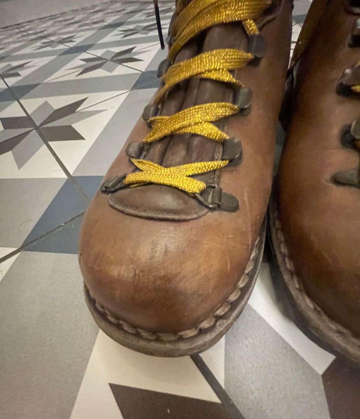 Scarpe da donna: Wanderstiefel Leder 39 ähnlich Redwing Boots – Usato da Zürich venduto da Pudelkerne 3