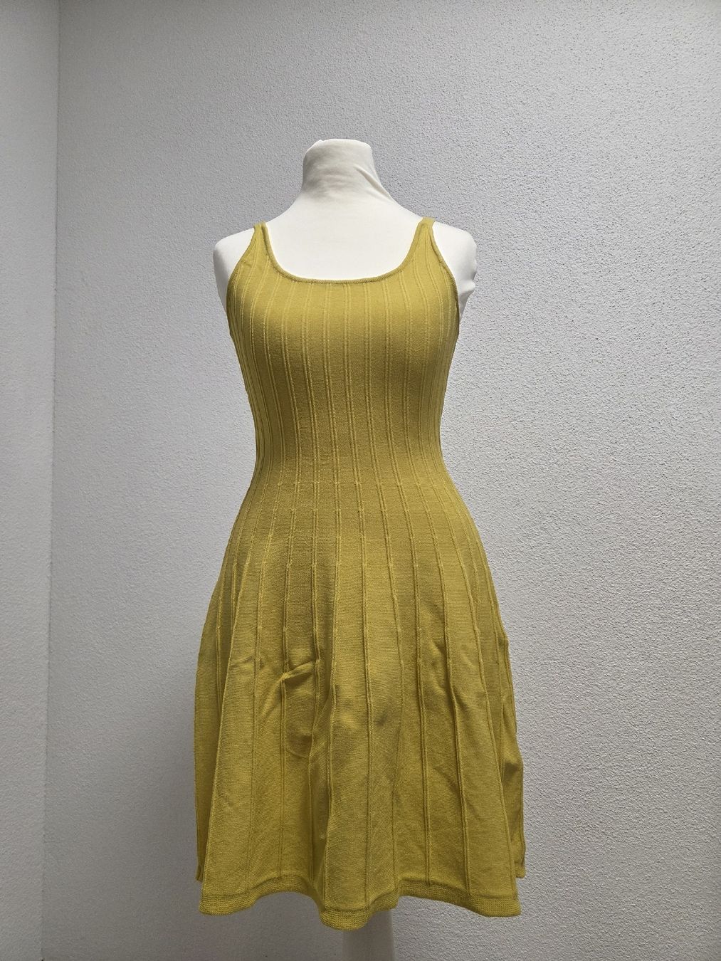 Bershka Vestiti: Mini-Kleid mit Trägern – Nuovo (secondo la descrizione) da Bülach venduto da Recherchieren 2