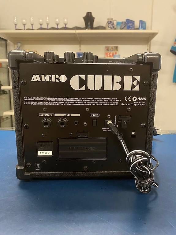 Roland Amplificatori: Kleiner Gitarrenverstärker Roland Micro Cube – Usato da Schaffhausen venduto da Galleria13_Brocki_SH 2