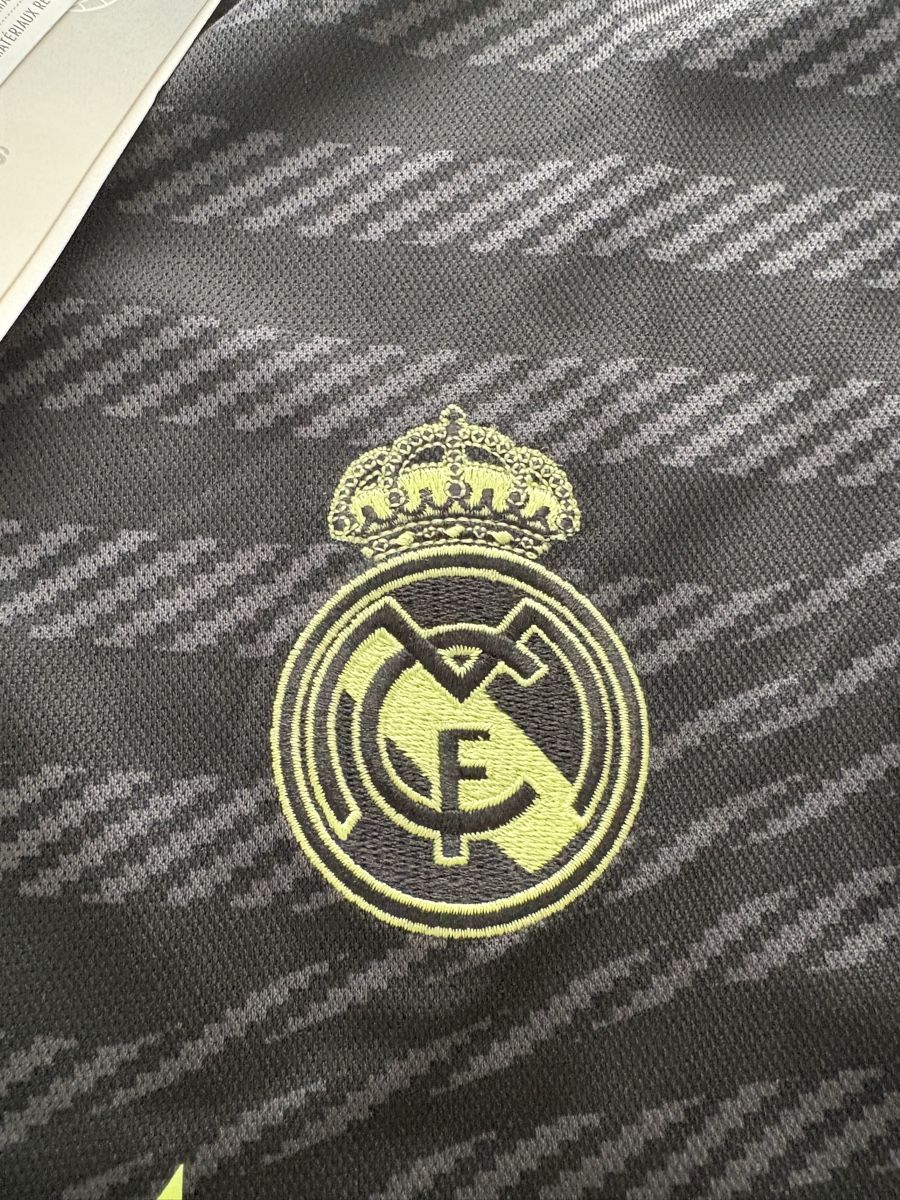 Real Madrid Maillots de corps & Pantalons: Real Madrid Trikot 22/23 – D'occasion à Domat/Ems par tim_lq6b 1