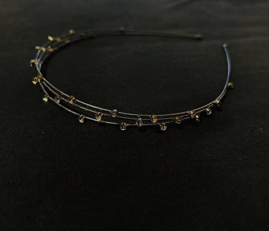 Accessori per capelli: Haarreif silbern mit Glitzersteinen – Usato da Aeschi b. Spiez venduto da kim_28q9
