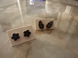 Ohrringe 2 Stk. Gold & Schwarz, Blumen Blatt