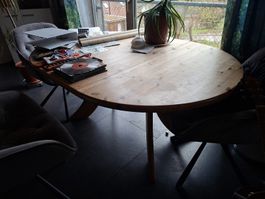 Esstisch aus Holz