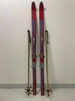 Ski (10 F), neuwertige fahrbare Holzski mit Kanten u.Stöcken