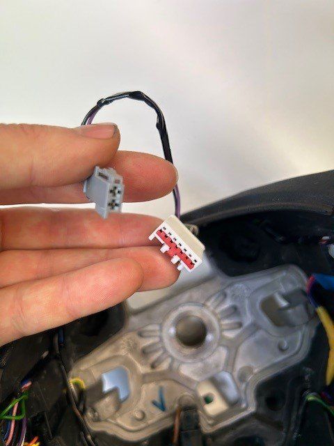 Opel Tutti pezzi di ricambio auto: Lenkrad Opel Combo E  95527148 / YQ001183YX – Nuovo e nell'imballaggio originale da Niedergösgen venduto da Marti019 2