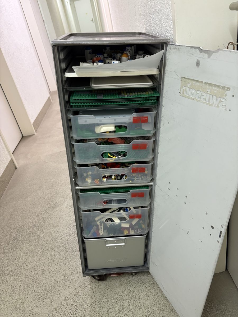 Swissair Sonstiges zu Aviatik: Swissair Original Trolley  – Gebraucht aus Zürich von Nick345 1