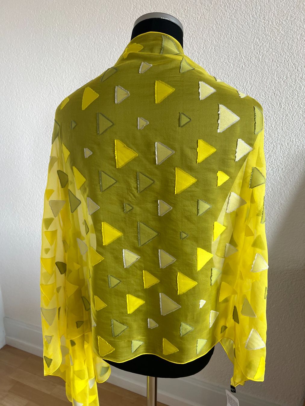 Colora Foulard & Sciarpe: Colora Schal, 75% Seide, Gelb, NEU – Nuovo e nell'imballaggio originale da Worb venduto da farben20zauber 2
