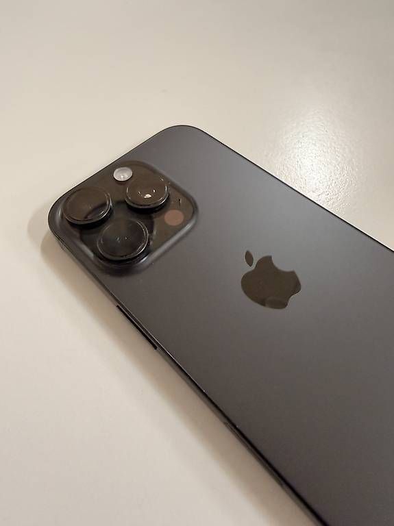 Telefoni cellulari / Smartphones: iPhone 16 Pro mit AppleCare+ – Usato da Zürich venduto da zuerich_03 1