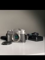 Fujifilm X-T10 Camera Kit with 15-45mm Lens and Accessories