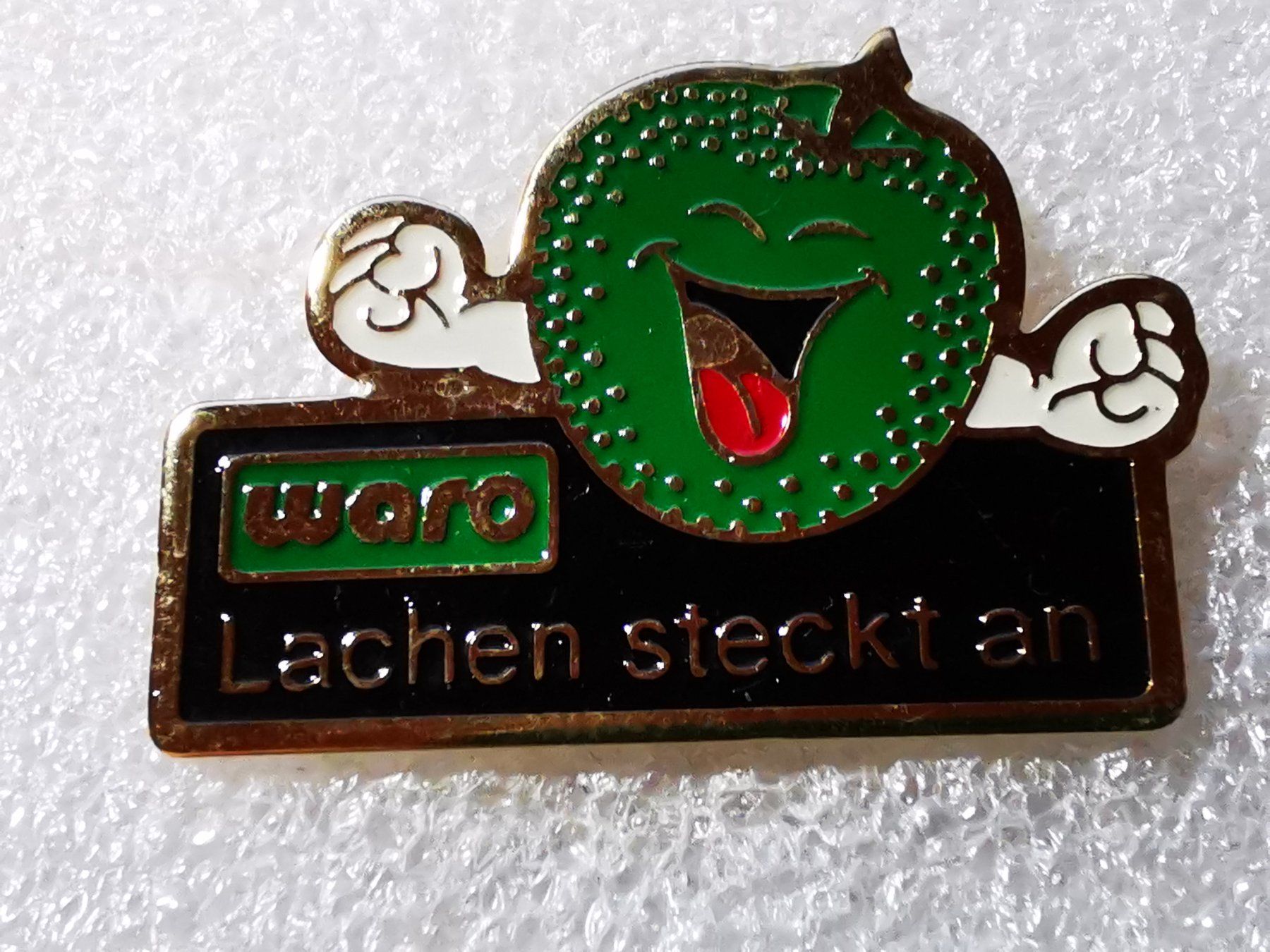 Placchette & Badge: Ansteckpin 33: Waro lachen steckt an – Usato da Oppligen venduto da Pin-Fall-Shop