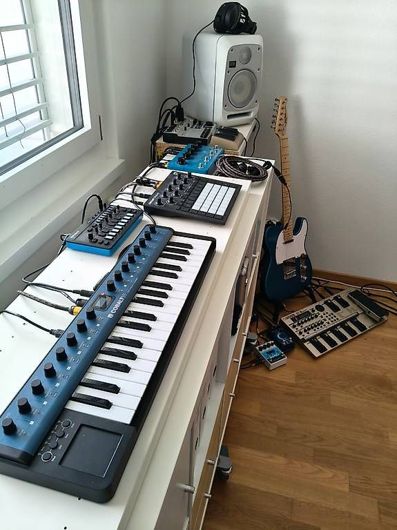 Musikinstrumente: DAWless Bundle mit KRK V6  Synths, FX, Mixer, Gitarre – Gebraucht aus Kriens von SA_120