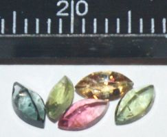 Mineralien Set L-5896 – 5 Stück Multi Turmalin 5x2,5mm facet