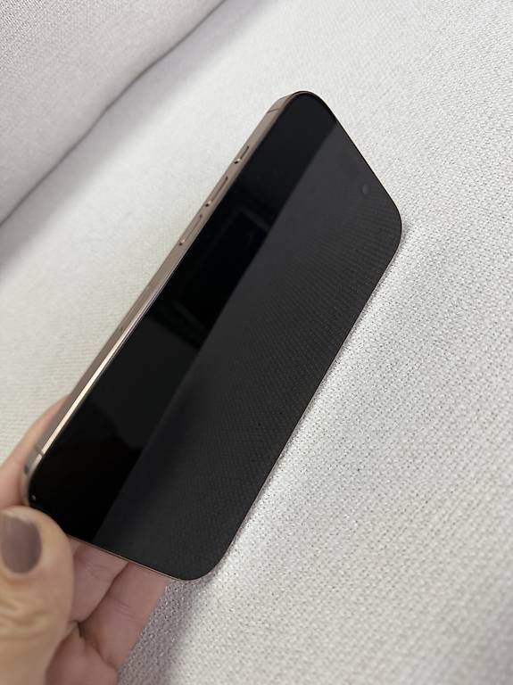 Portables: iPhone 16pro  – D'occasion à Zürich par JelyB 3