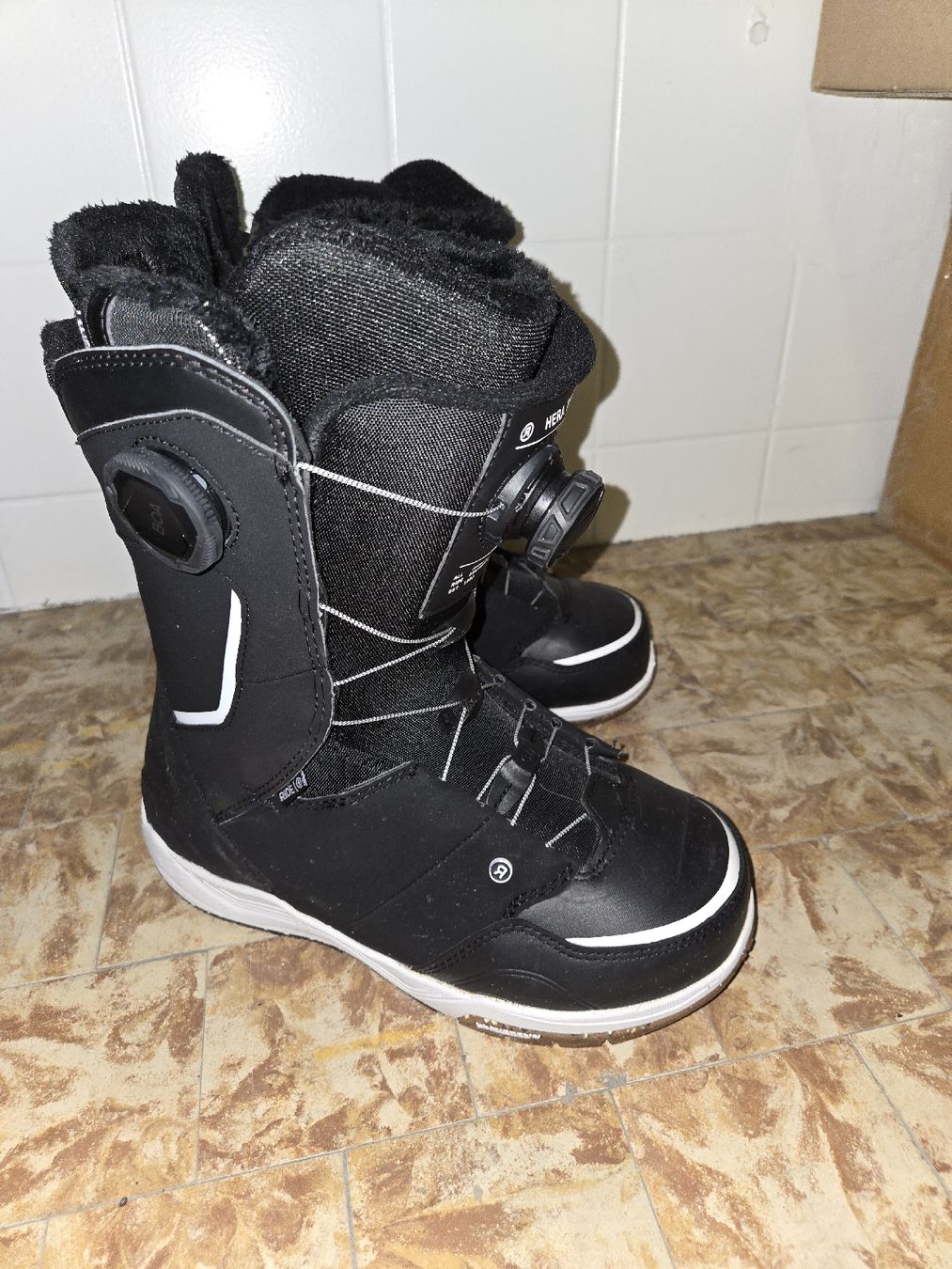 Ride Scarpe da uomo: Ride Hera Pro Snowboard Boots Gr. 42 – Usato da Arosa venduto da jul_7mh5 3