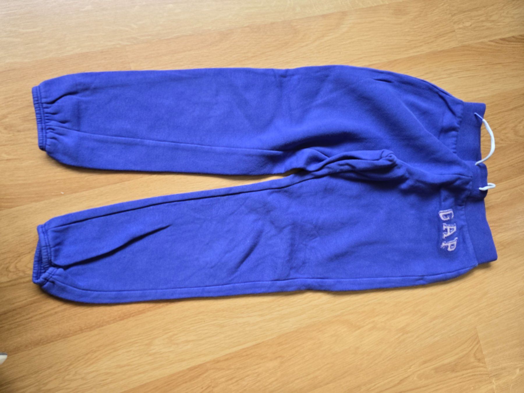Gap Pantaloni: Trainerhose 8-9 Jahre GAP – Usato da Büttikon AG venduto da Amineah