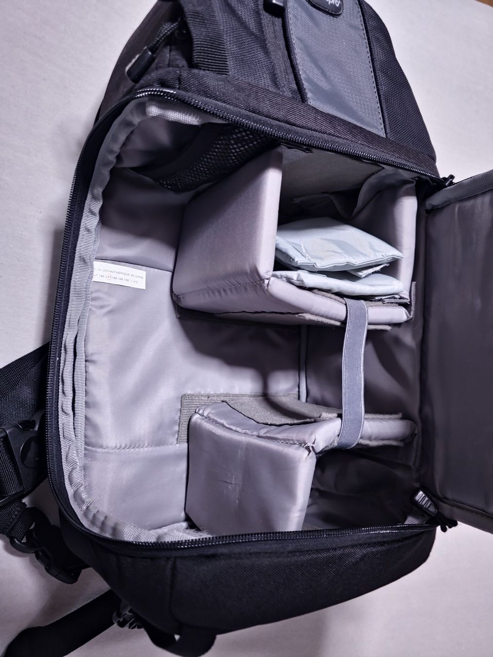 Lowepro Rucksäcke: LOWEPRO SLINGSHOT 202 AW – Gebraucht aus St. Gallen von Cat_s 4