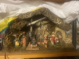 Handgefertigte Weihnachtskrippe mit Beleuchtung, Top!